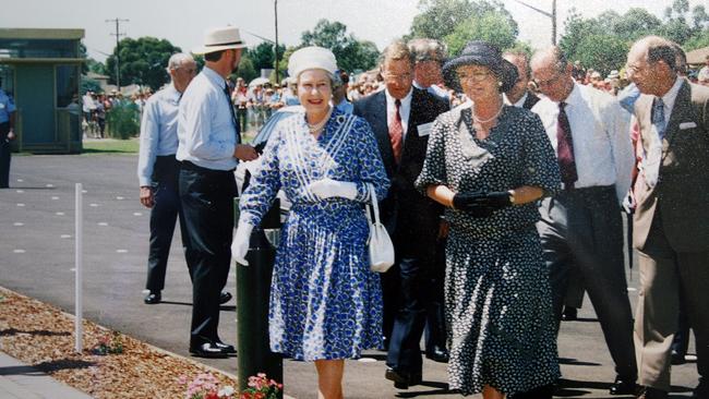 Queen Elizabeth II in Dubbo in 1992. Picture: Dubbo School of Distance Education