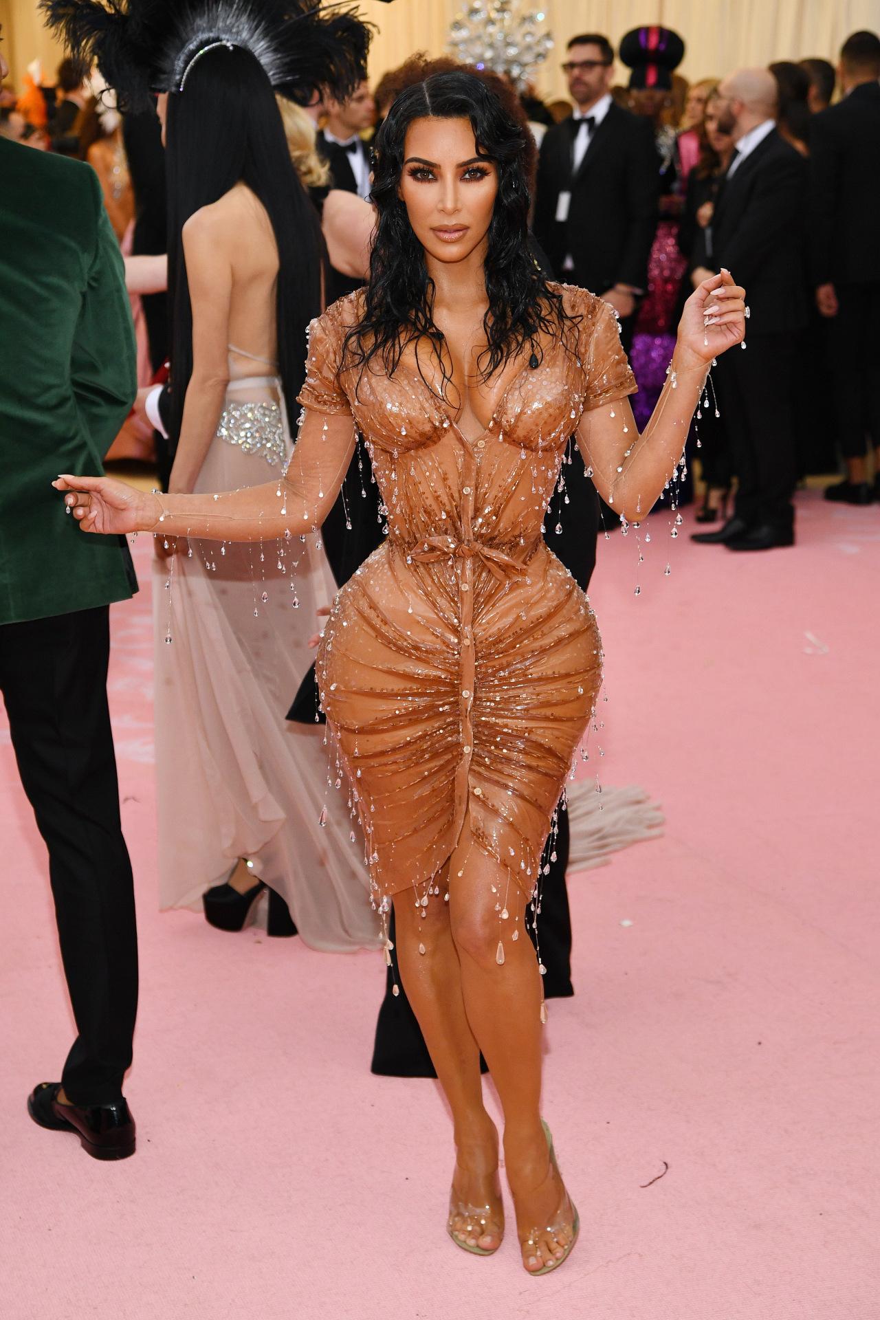 Kim Kardashian West is wearing an impossibly tight Mugler dress at