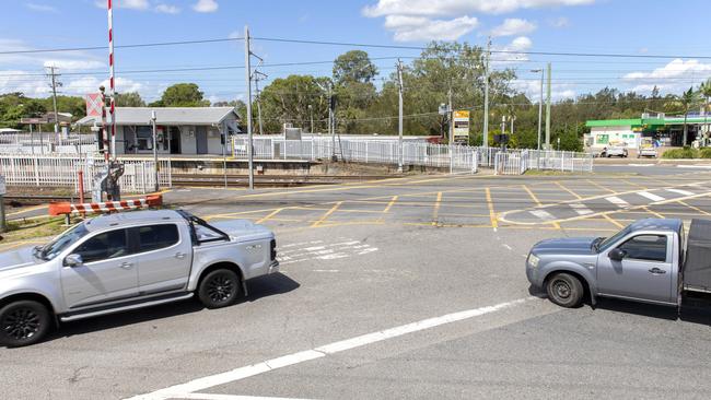 Railway crossing of Lindum Road, North Road, Kianawah Road and Sibley Road next to Lindum Railway Station. Picture: Richard Walker