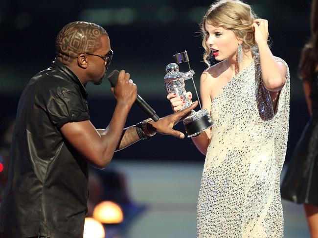 Taylor Swift “crying Hysterically” Over Kanye Wests Vmas Stunt Says