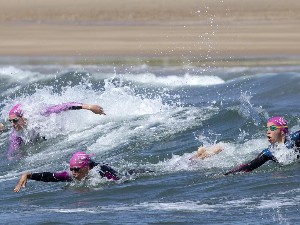 Start the Women's Elite &amp; U23 Devonport Triathlon. PICTURE CHRIS KIDD