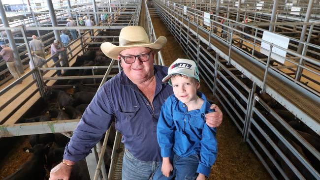 Phillip Hart, Betts Transport, Walcha, NSW and Ollie Irwin, 6, at the Wodonga weaner sales. Picture: Fiona Myers