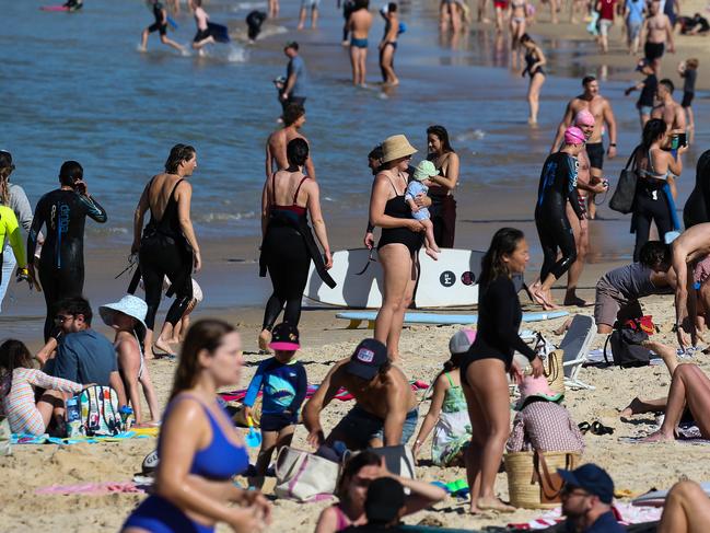 SYDNEY, AUSTRALIA - NewsWire Photos, SEPTEMBER, 12 2021: People are seen out enjoying the hot weather in Bondi Beach as we continue Covid-19 Lockdown in Sydney: NCA NewsWire / Gaye Gerard