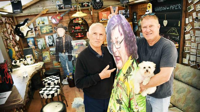 Gaetano Bruzzano and Bevan McPherson at the Gympie Muster holding a cardboard cut-out of Kevin Meredith. Photo: Patrick Woods.