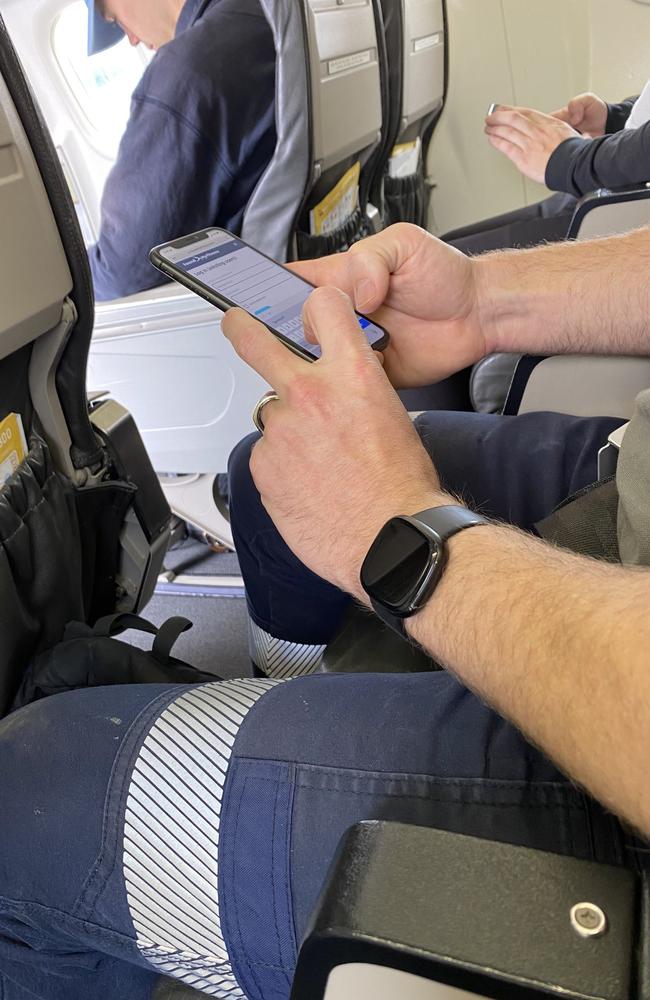 While some argue that the middle seat occupant has the right to both armrests, others believe that such behaviour infringes on the personal space of others. Picture: X/ Louise Adler