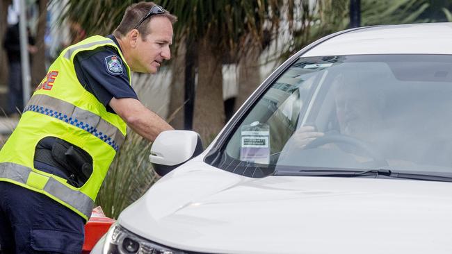 Queensland Police officers at the QLD/NSW border crossing. Picture: Jerad Williams