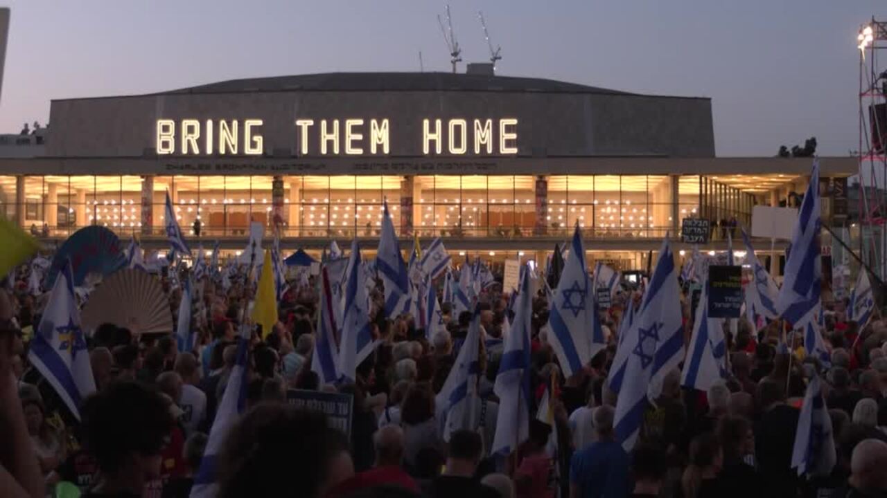 Israeli protesters rally against government, urge hostage deal