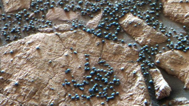 Spherical hematite-rich rocks that look like blueberries gave scientists a puzzle to chew on