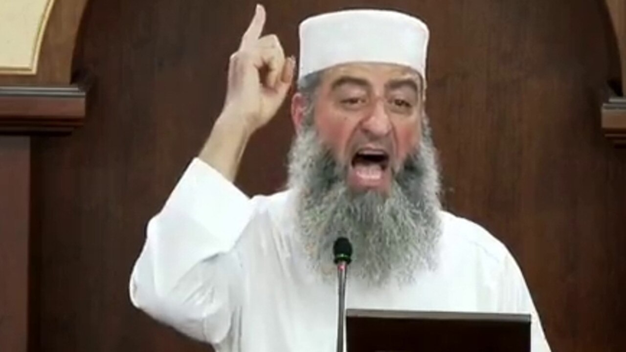 Radical imam’s apology to Jews one day, call for Allah to kill all ‘oppressors’ the next