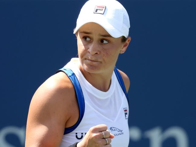 MASON, OHIO - AUGUST 21: Ashleigh Barty of Australia celebrates match point against Angelique Kerber of Germany during the semifinals of the Western & Southern Open at Lindner Family Tennis Center on August 21, 2021 in Mason, Ohio. (Photo by Matthew Stockman/Getty Images)