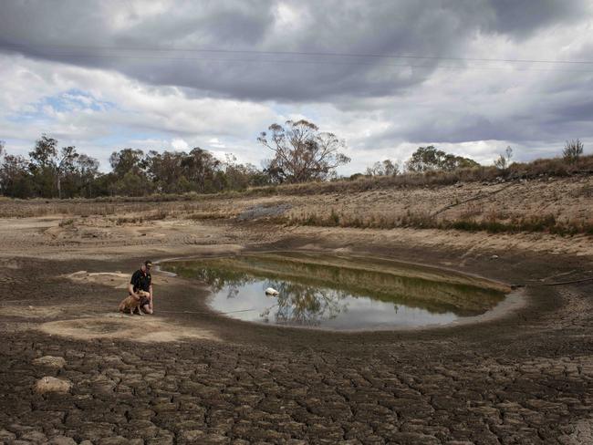 Emu Swamp Dam project on track as new director appointed