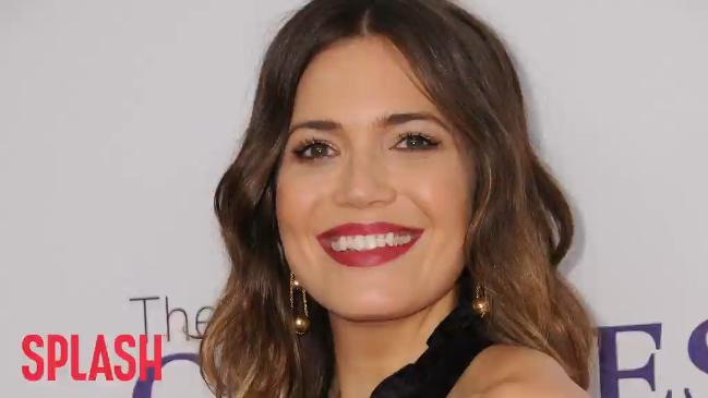 47 Metres Down: Mandy Moore goes braless in silk dress on red carpet ...