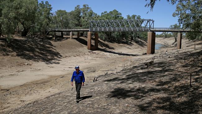 Now … The dry river banks of the Darling River at Tilpa. Picture: Toby Zerna