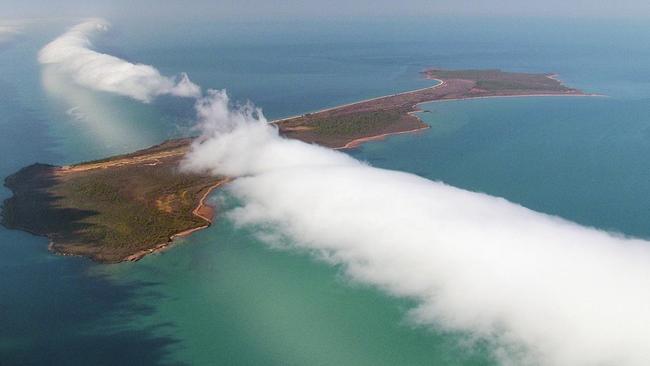 Morning glory roll cloud passing over Sweers Island in Queensland. Picture: Tex Battle