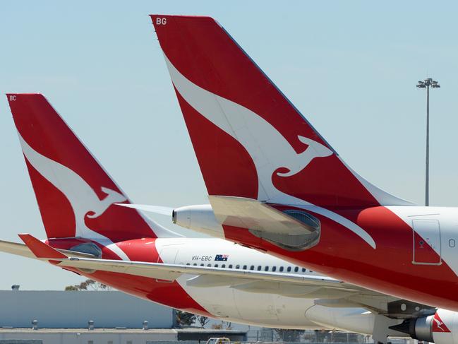 MELBOURNE, AUSTRALIA - NewsWire Photos NOVEMBER 22, 2021: QANTAS resumes international flights from Melbourne with a plane leaving for Singapore. Picture: NCA NewsWire / Andrew Henshaw