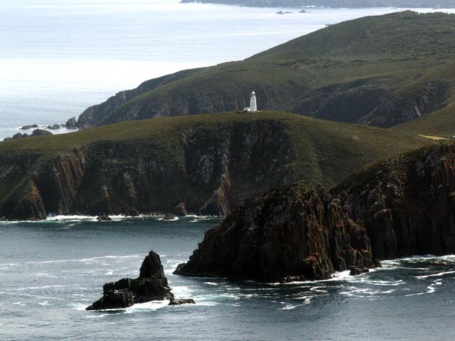 Island Scenic Flights. Bruny Island Lighthouse.
