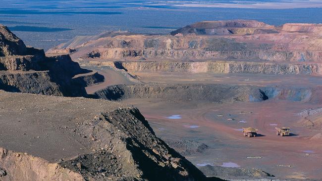 The Middleback Ranges project has been proposed by SIMEC ZEN Energy and would take advantage of the iron mines bought by businessman Sanjeev Gupta as part of acquiring the Arrium assets centred on Whyalla. 