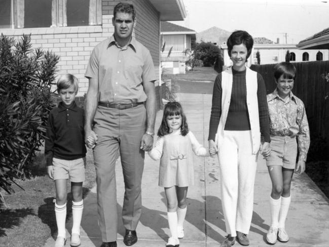 Polly Farmer with wife Marlene and children Dean, Kim and Brett.