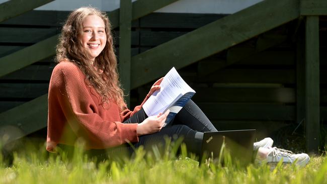 Laura Hopkins is starting her pllan to save, move out of home and look into investing for the future. Picture: Andrew Henshaw