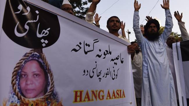 Pakistani protesters shout slogans against Asia Bibi, who is facing the death sentence for blasphemy. AFP Photo /Asif Hassan