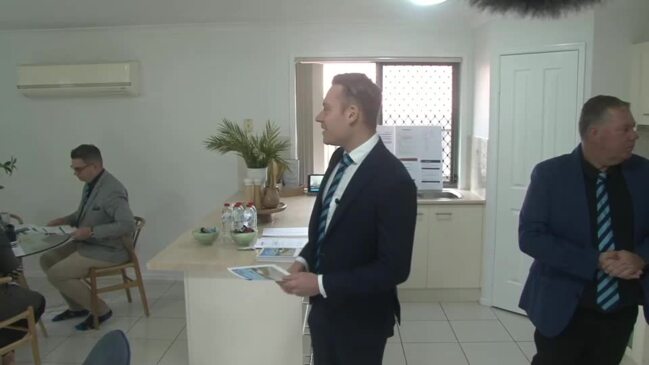 Replay: Brisbane house auction - 52 Newland Cres, Parkinson