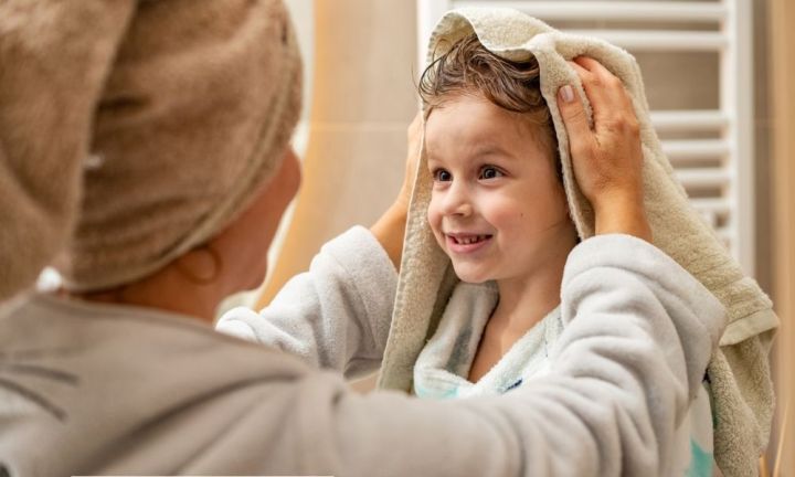 Expert weighs in on debate over how often kids need a bath