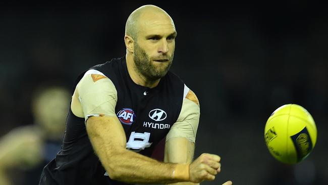 Star recruit Chris Judd won a Brownlow after moving to Carlton from West Coast, but could not lead the Blues to an elusive premiership.