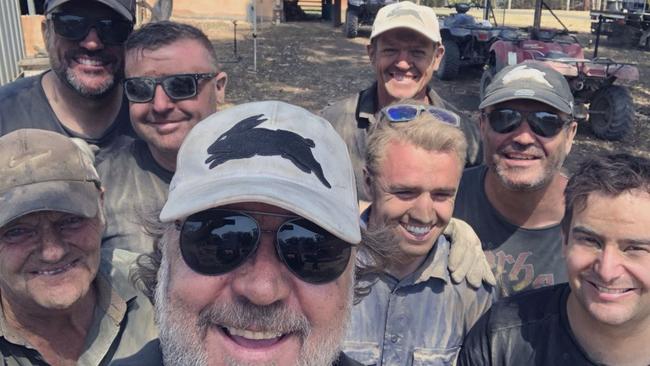 Russell Crowe helping out neighbours in burnt areas of Nana Glen after the bush fires. Photo: Twitter