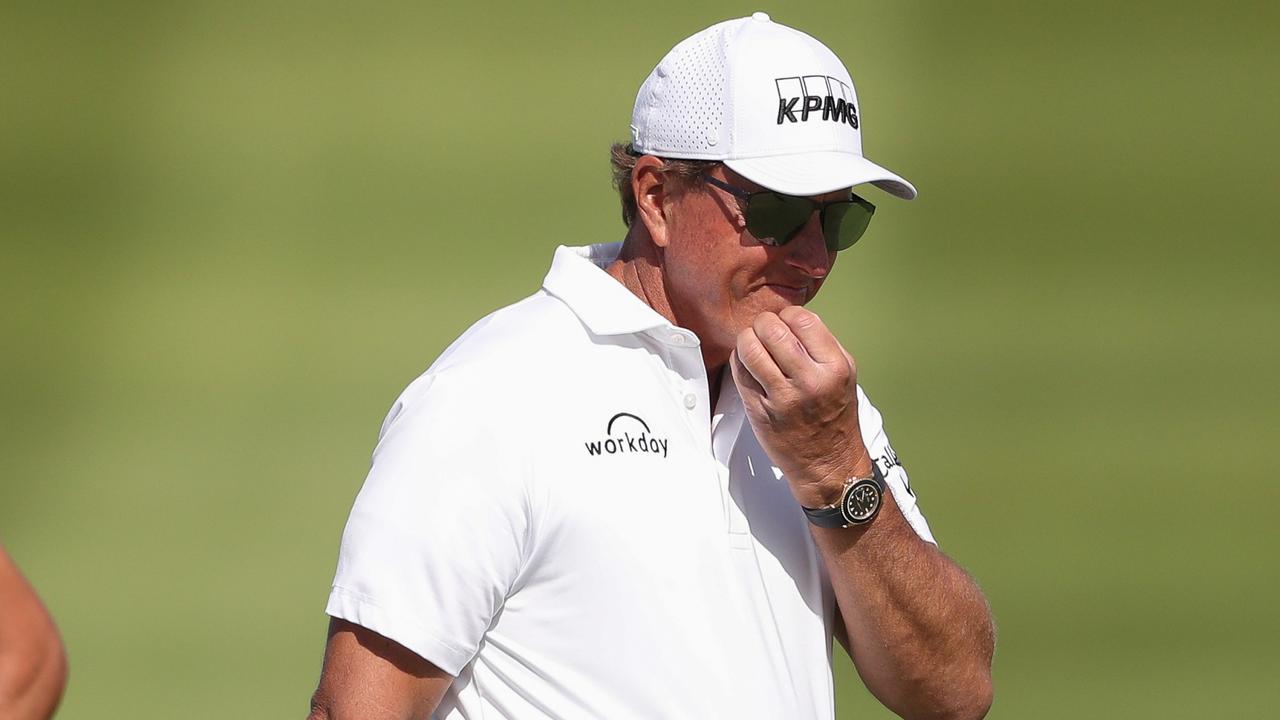 Phil Mickelson’s apology has been met with mixed reaction in the golfing world.