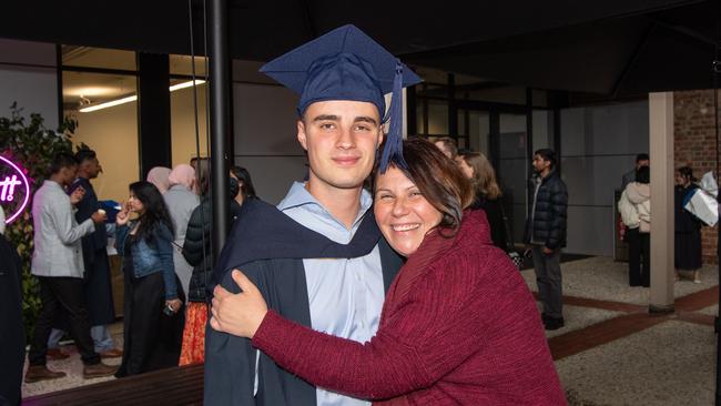 05-10-2023 Deakin University Accounting and Finance Graduation. William and Helen Zontanos