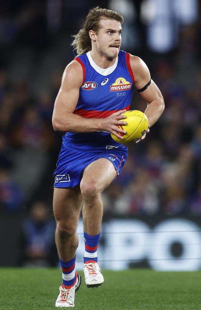 Bailey Smith Instagram: Western Bulldogs Midfielder Future, Contract ...