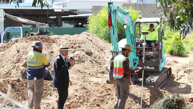 Dig at Castalloy factory for the Beaumont Children. Pictured is SA Major Crime Superintendent Des Bray watching the dig. Detective Picture: Dylan Coker