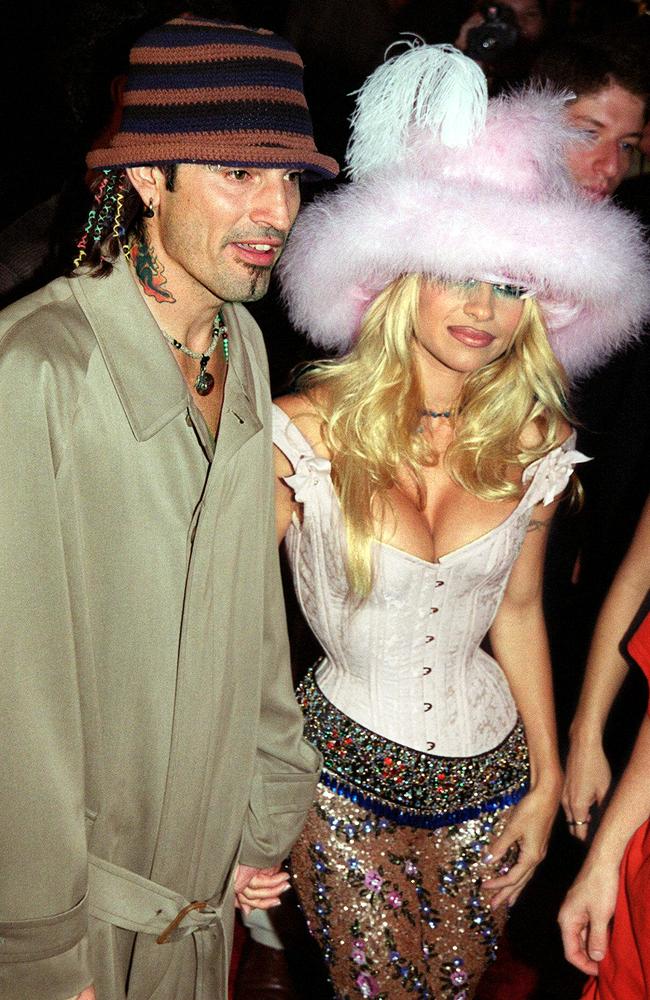 Tommy Lee and Pamela Anderson at the MTV Video Music Awards in 1999.