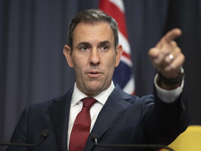 CANBERRA, AUSTRALIA - NewsWire Photos SEPTEMBER 28, 2022: The Treasurer Jim Chalmers and Finance Minister Katy Gallagher spoke to the media at a press conference in Parliament House in Canberra. Picture: NCA NewsWire / Gary Ramage