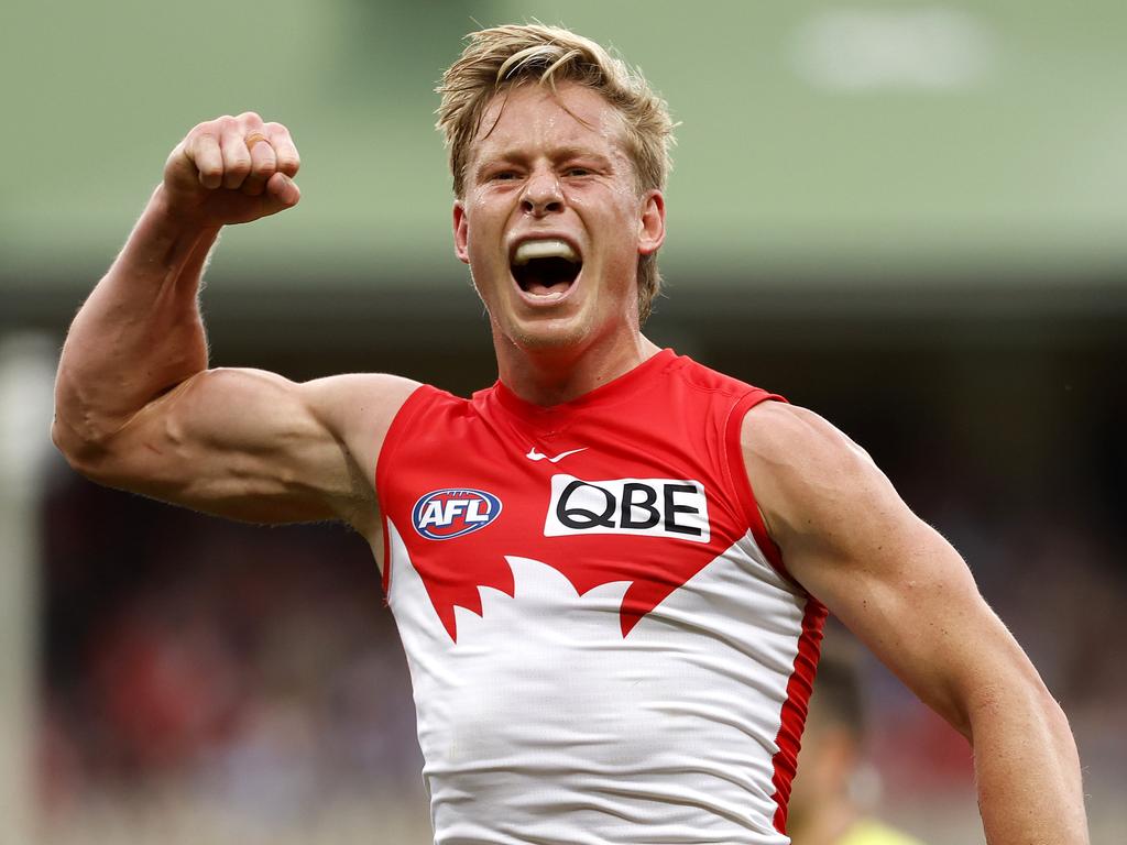 Heeney kept Sydney in the match before stepping up in the last quarter. Picture: Phil Hillyard.