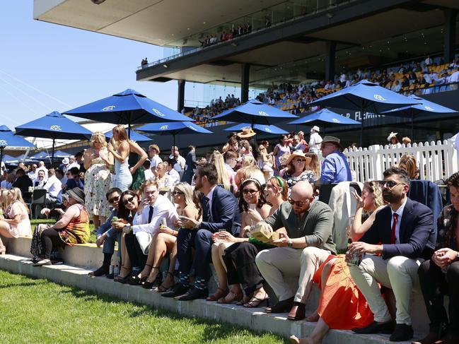 SUNDAY TELEGRAPH. OCTOBER 29, 2022.GOLDEN EAGLE AT ROSEHILL GARDENS RACECOURSE.Pictured are punters enjoying the $10 million XXXX Golden Eagle at Rosehill Gardens Racecourse today. Picture: Tim Hunter.