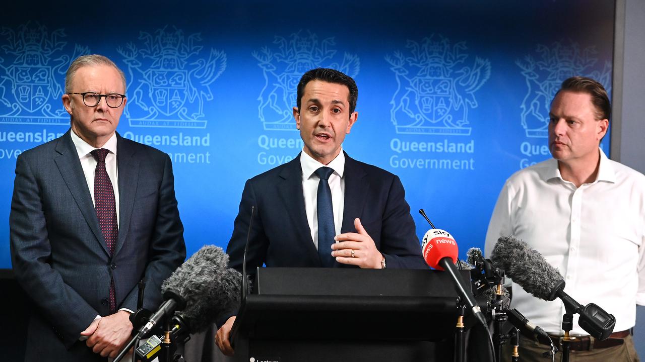 Queensland Premier David Crisafulli says electricity network personnel are in place to reconnect homes as soon as the cyclone passes. Picture: NewsWire / John Gass