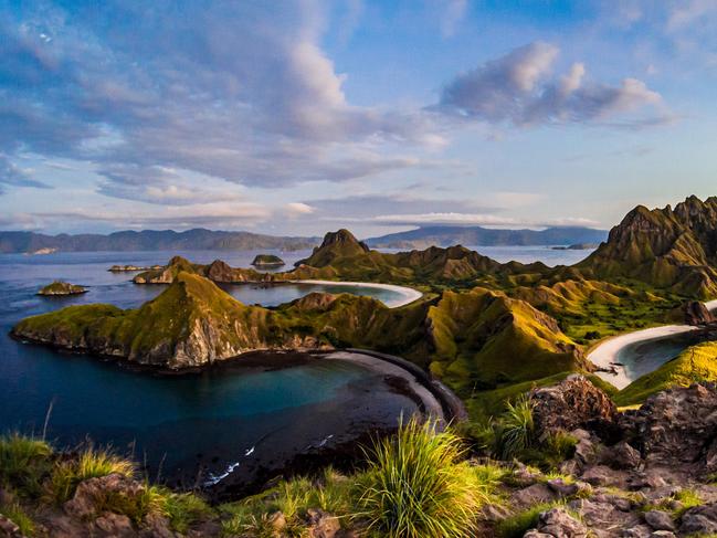 ESCAPE DEALS OCTOBER 22 2023 Komodo Padar Island in Indonesia. Foruse with Viking Cruises copy. View of Padar Island, Komodo Island, Labuan Bajo, Flores, Indonesia.