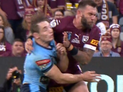 The hit from Feldt on Murray.