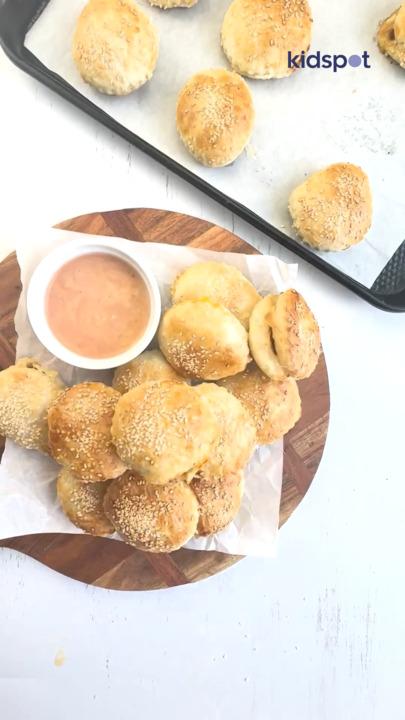 Cheeseburger pastry puffs