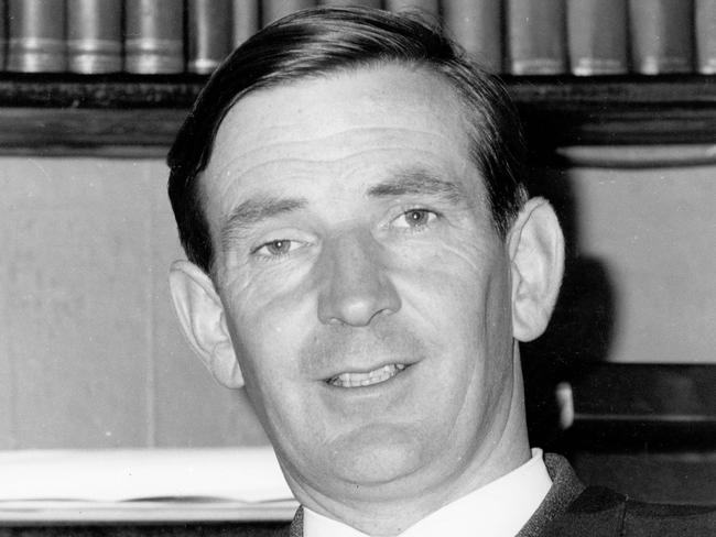 Geoffrey Bretherton Bean AM, M.A. (Cantab.), Cert Ed., M.A.C.E.1934 – 2025Headmaster, Prince Alfred College, 1970–1987