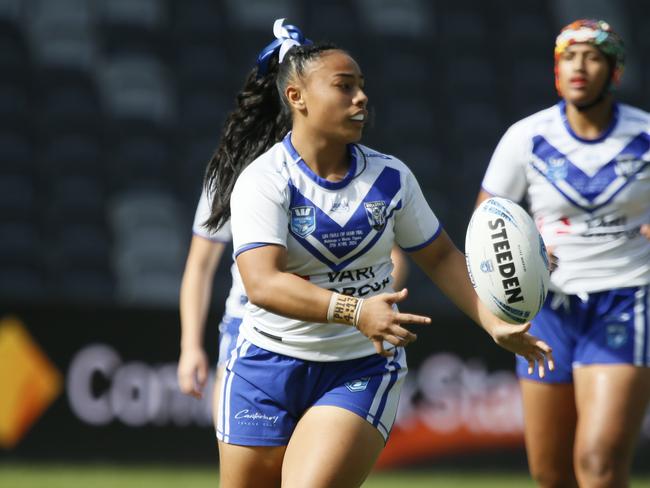 Evelyn Roberts sparks the Canterbury backline. Picture: Warren Gannon Photography