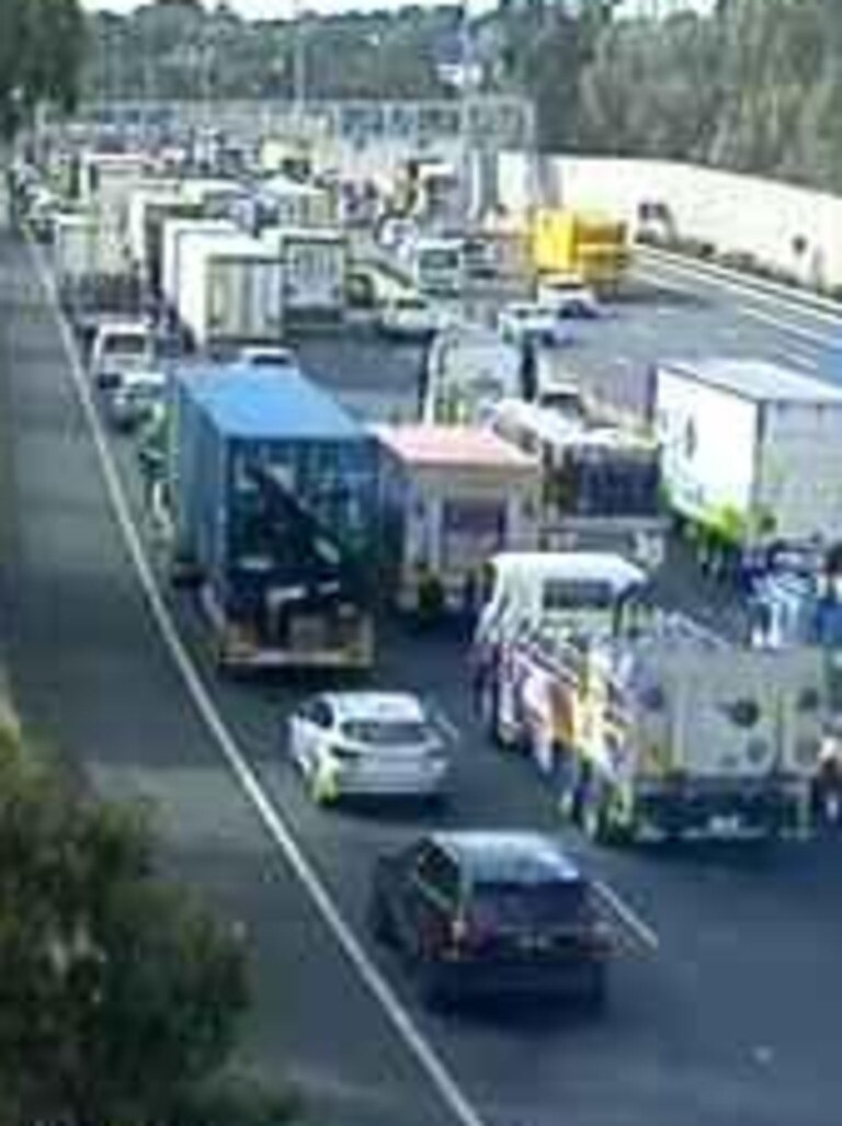 Monash Freeway Crash Woman Hit By Truck Killed At Glen Iris Daily Telegraph 3165