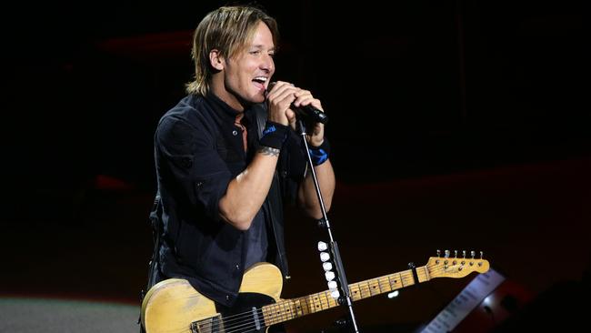 Keith Urban: Country star rocks new International Convention Centre ...