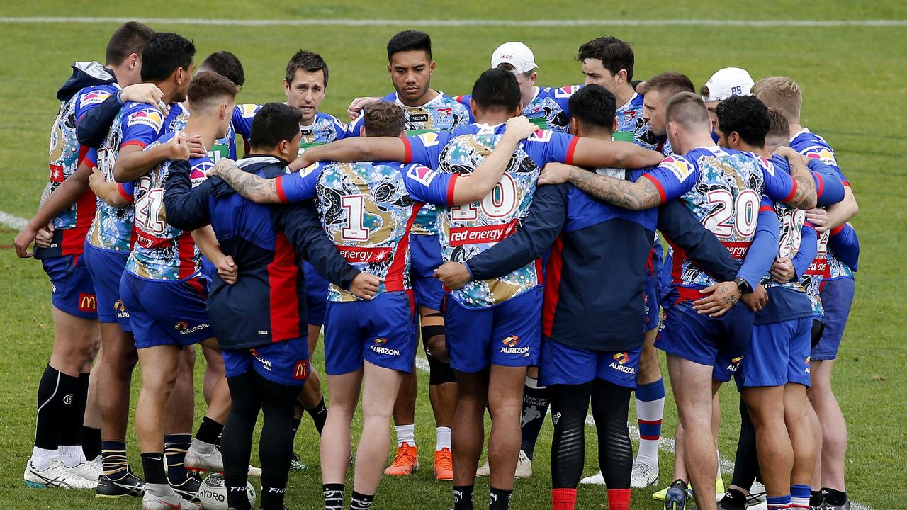 Knights captain Mitchell Pearce speaks to his team ahead of Round 24.