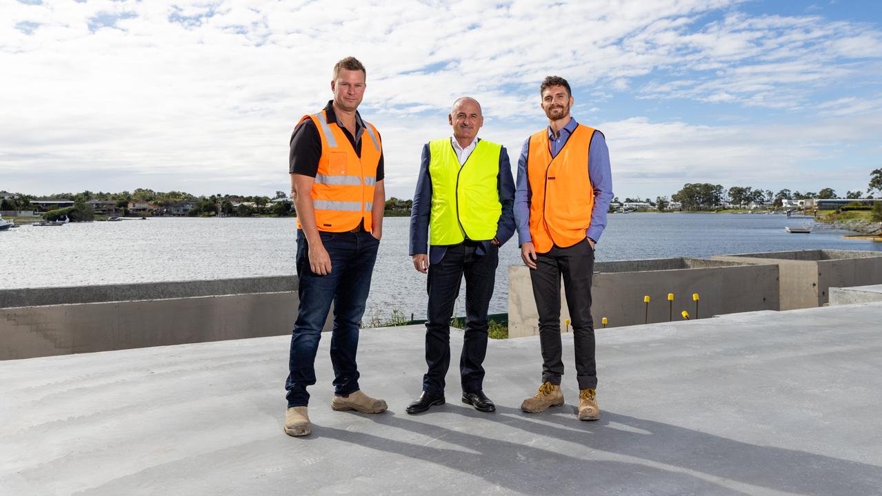 Serenity 4212 hits another milestone for Serentity Lakeside VIllas with the new slab. Cameron Starkey of Resort Homes, Tony Ashwin of Ashwin Property and Joe Simpson of Keylin. Photo by Sarah Keayes/The Photo Pitch