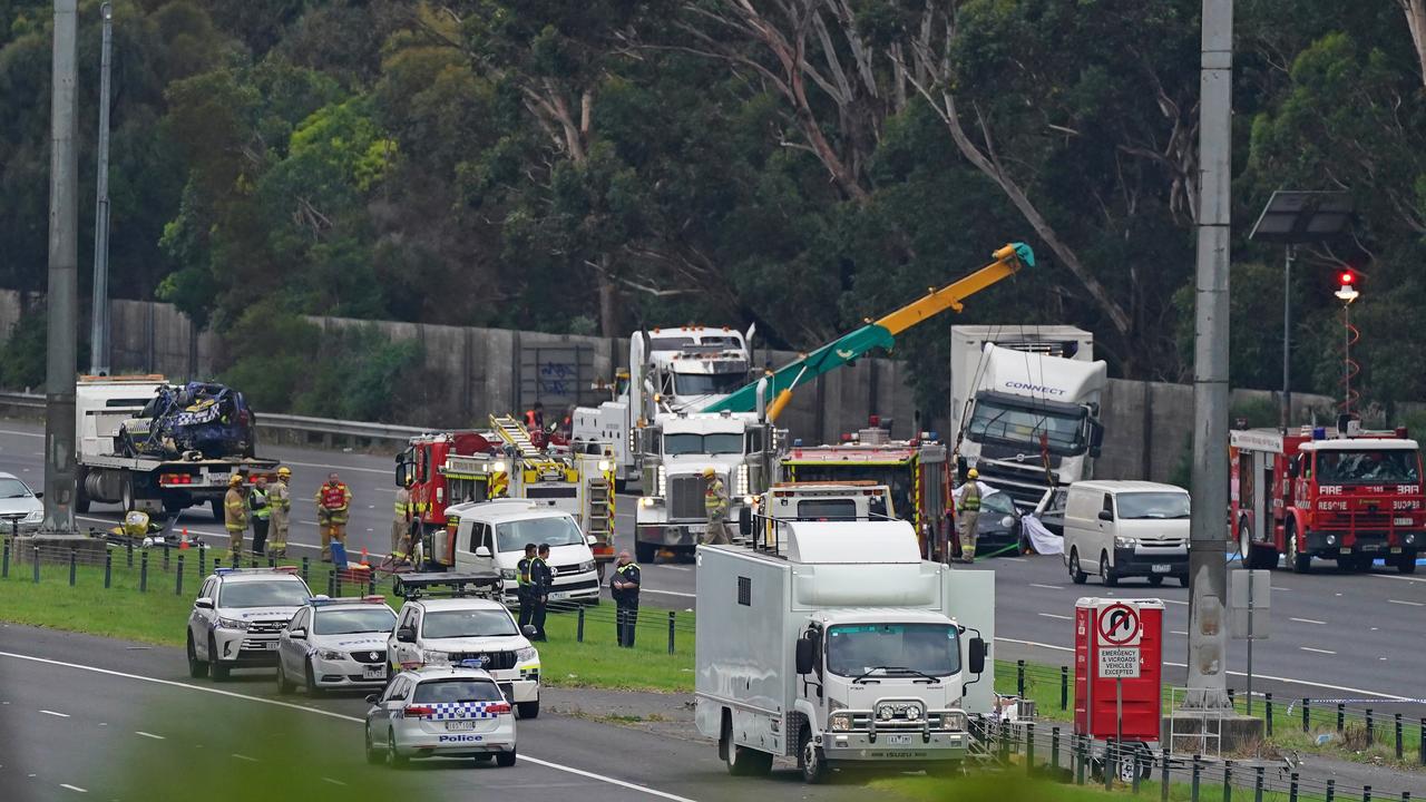 Eastern Fwy Victoria Police deaths: how chaplains united force together ...