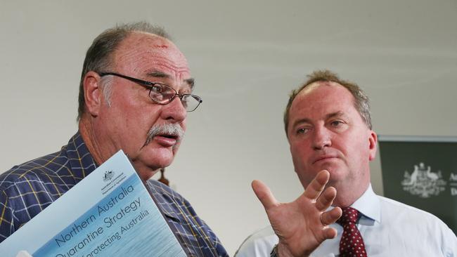 Leichardt MP Warren Entsch and Deputy Prime Minister Barnaby Joyce. PICTURE: BRENDAN RADKE