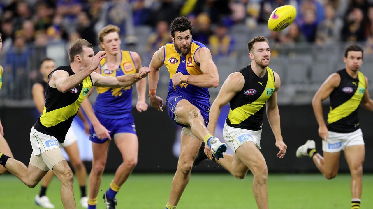 Josh Kennedy Eagles kicks his 700th goal in the match between the West Coast Eagles and the Richmond Tigers at Optus Stadium.