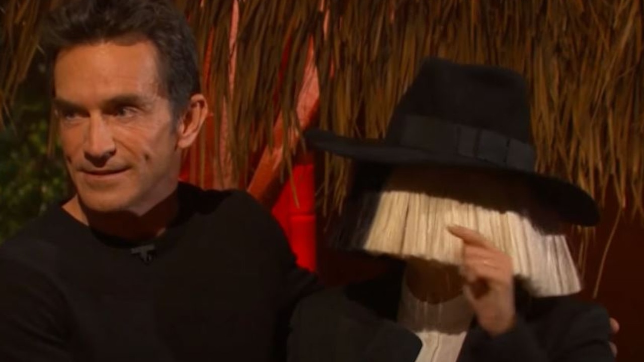 Sia with Jeff Probst at the 2016 season finale.